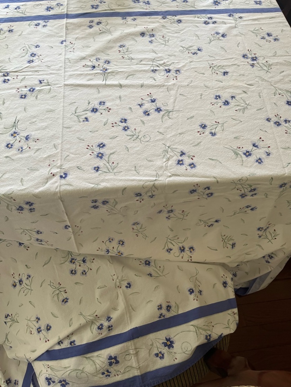 Vintage Blue Floral Printed Tablecloth - Picture 16 of 16